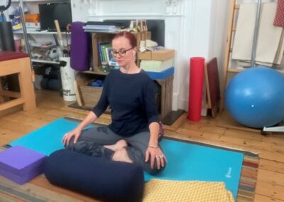 Video 34 : Yin inspired class to open up the chest & back (60 minutes)