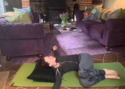 Video 90 : Yin inspired back stretch series (35 minutes)
